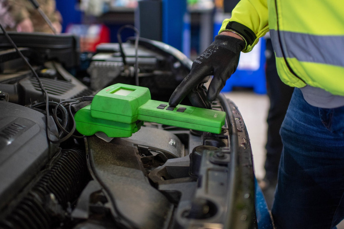 How to Test a Car Battery Before a Road Trip - Platrex